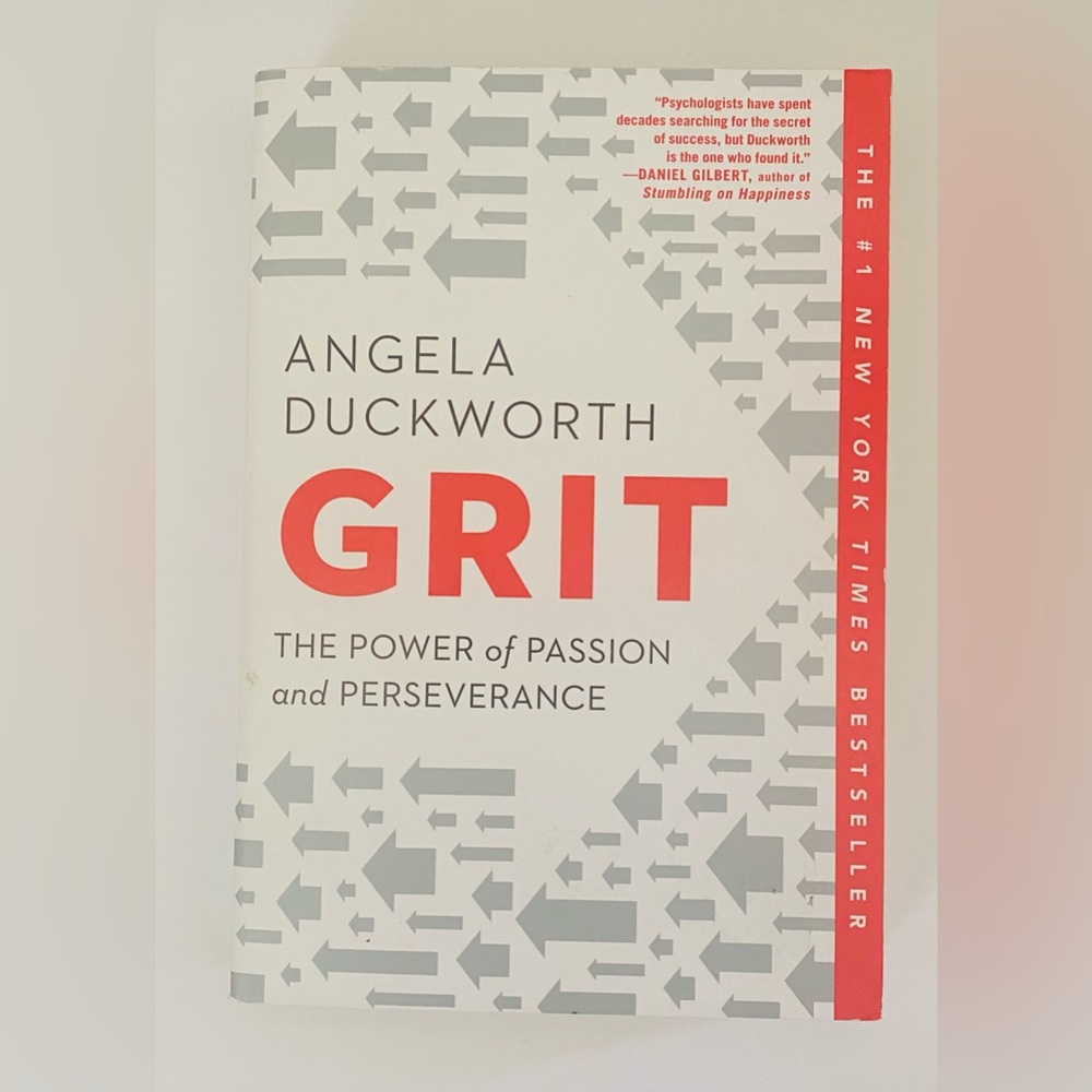 Angela Duckworth GRIT Paperback - White & Red Cover